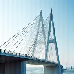 Photo d'un pont moderne, symbolisant le génie civil.